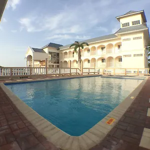 Hotel Glistening Waters, Falmouth